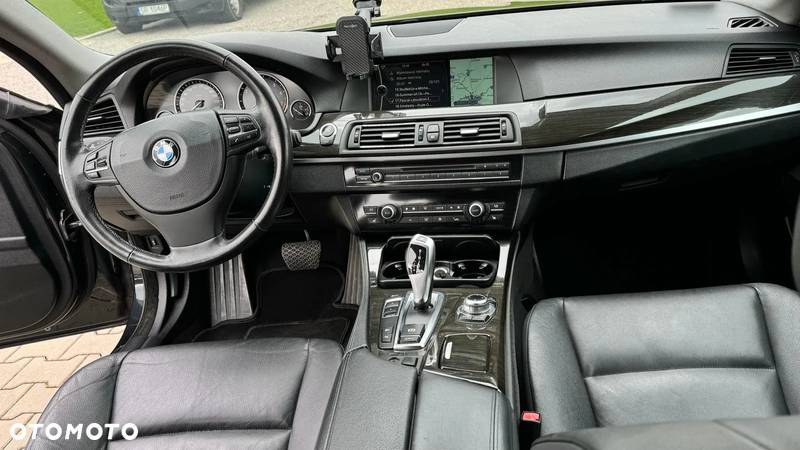 BMW Seria 5 528i xDrive - 1