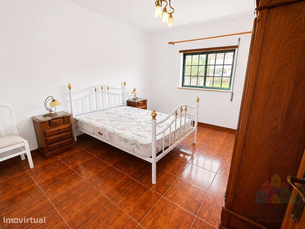 Moradia T4 isolada com terreno e piscina em Tomar-8