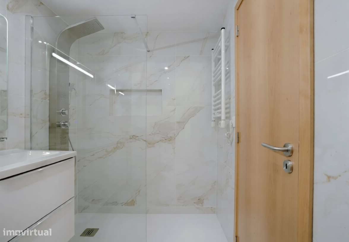 T2 Renovado Excelente Luminosidade, Varandas e Acabamentos Modernos-21