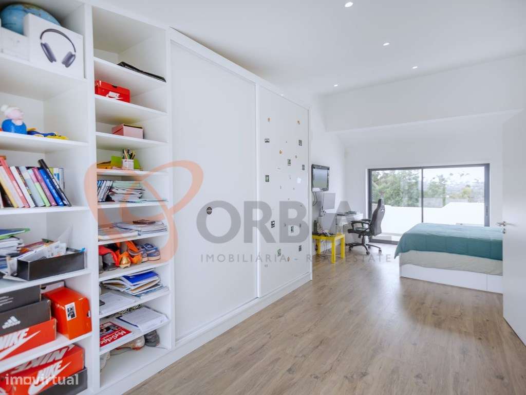 Moradia para venda em Albufeira com 6 quartos e piscina-17