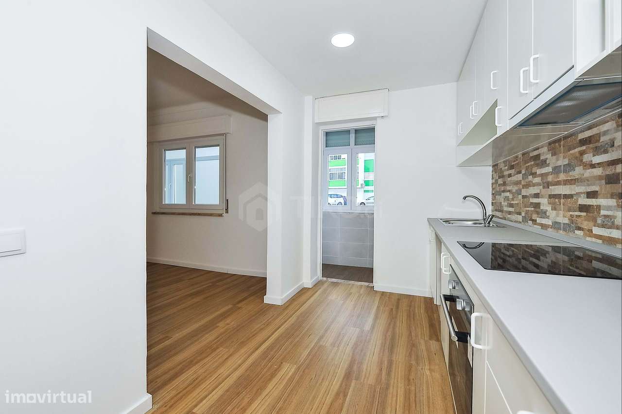 Invista no Seu Futuro: Apartamento T3 em  renovado no Coração de Setúb-8