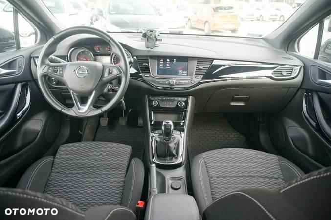 Opel Astra - 11