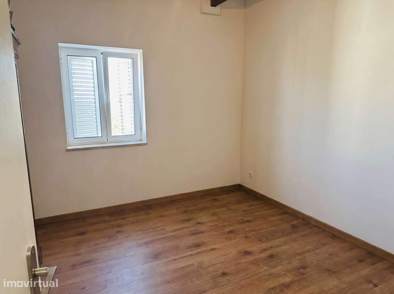Moradia T3+T2 para habitação própria ou investimento-9