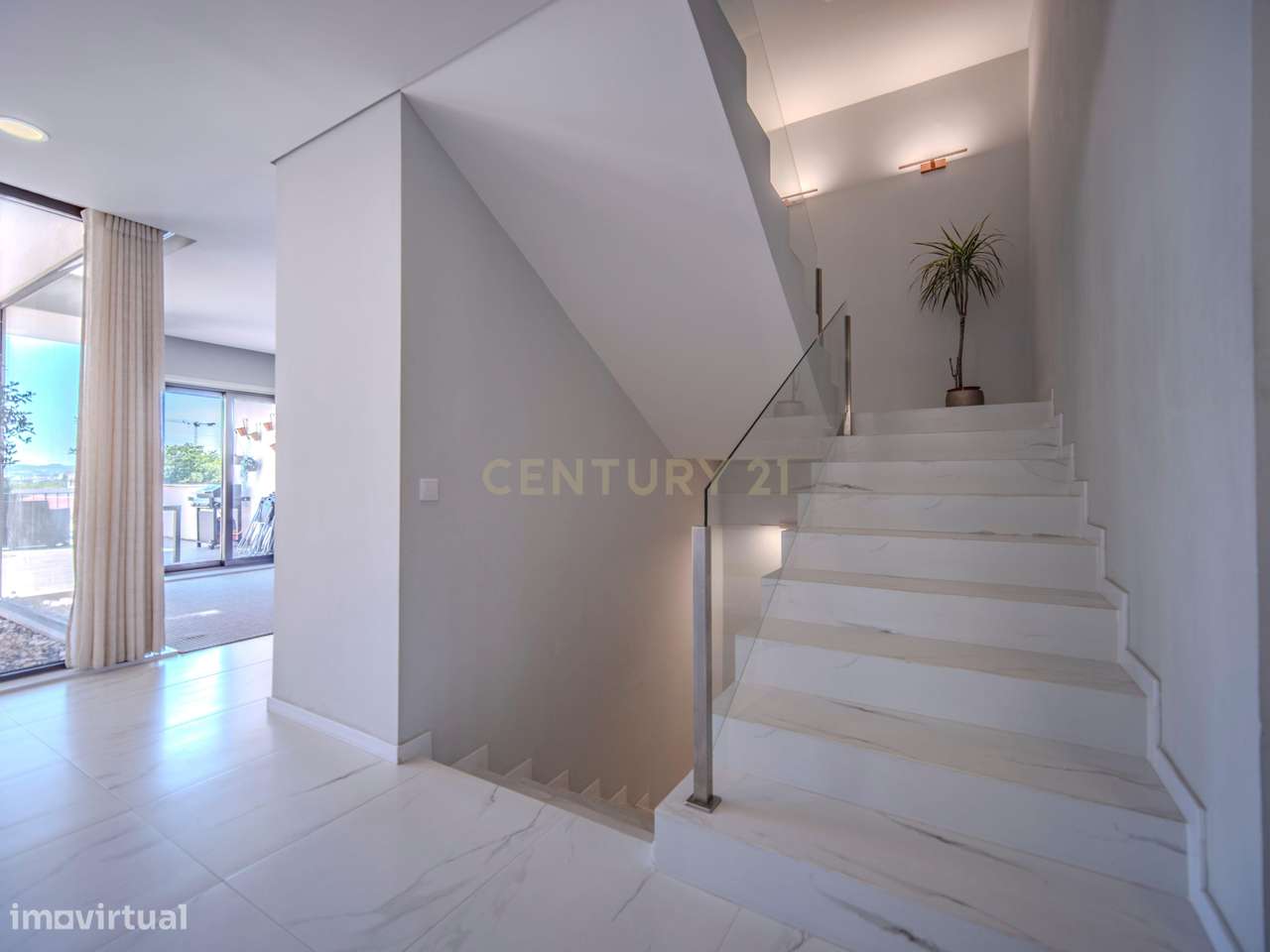 Moradia T3+1 com Amplas Áreas Exteriores | Rio Tinto-32
