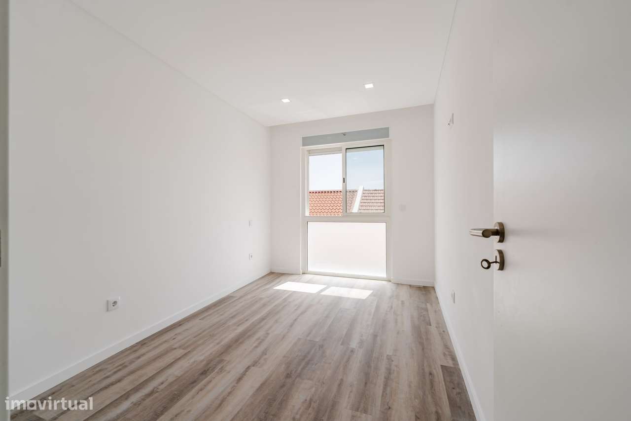 Apartamento T2 - Renovado- Vista Rio-10