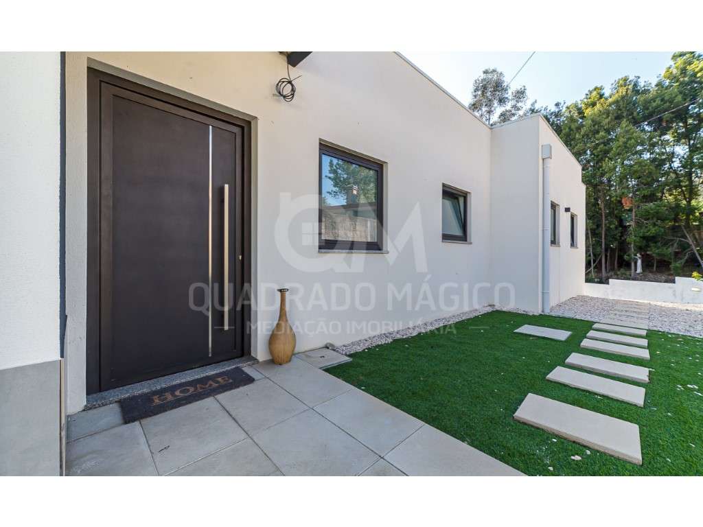 Maravilhosa moradia T3+1, térrea e de linhas modernas a 2 minutos d... - Grande imagem: 3/42