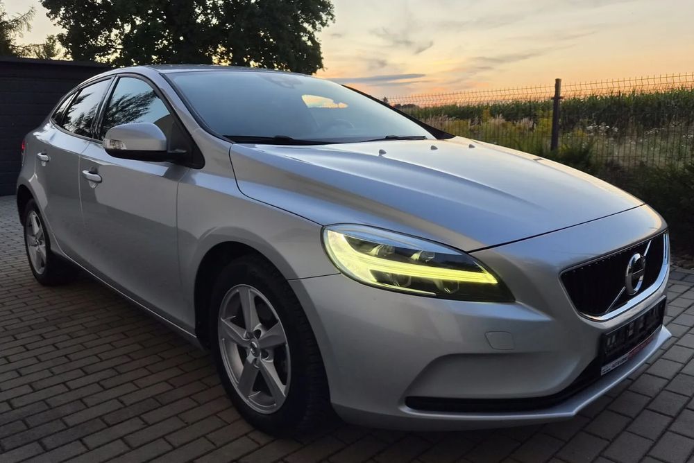 Volvo V40 II (2012-) D2 Kinetic 2018