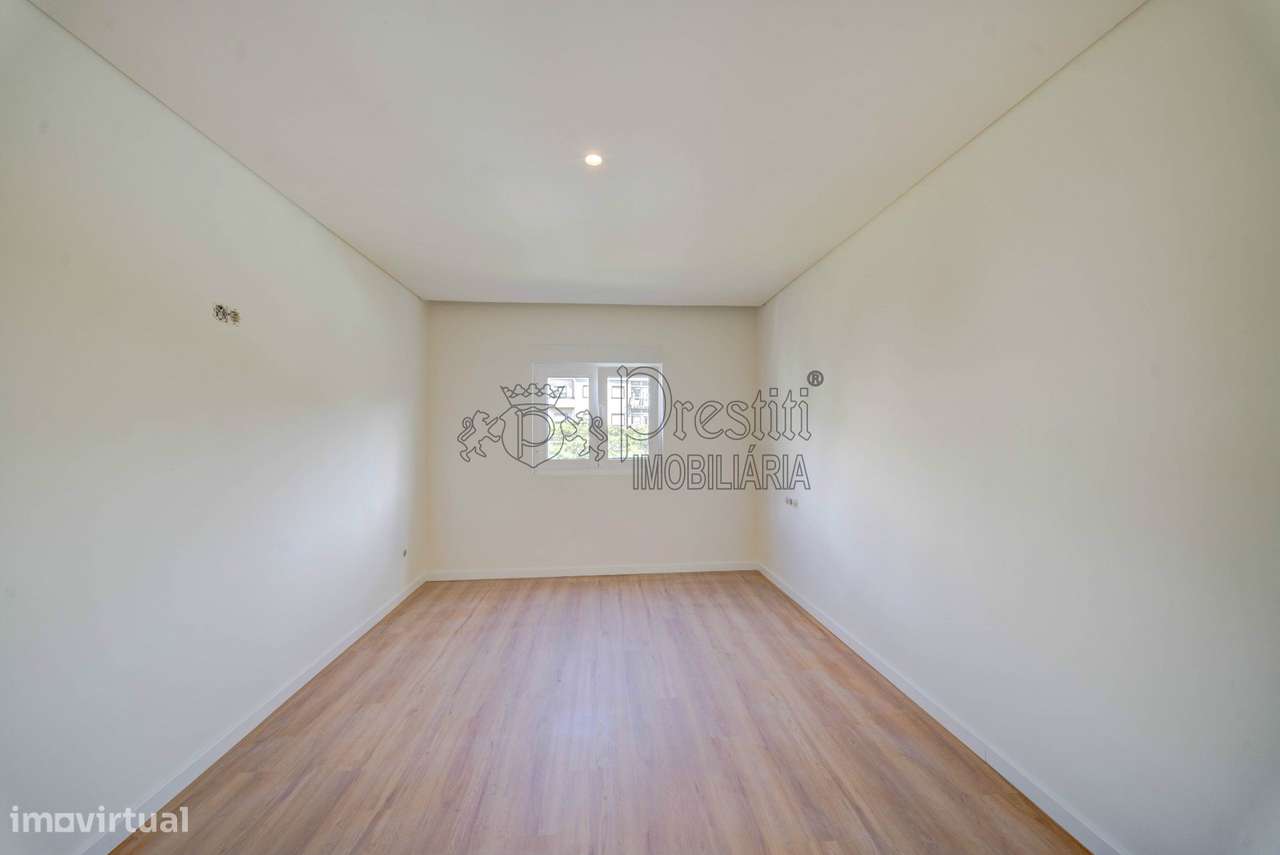 Apartamento T3 Remodelado na Cidade-11