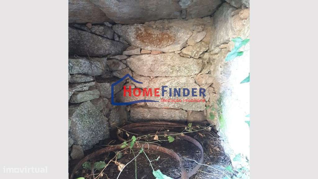 Moradia para Restauro - Fiães, Melgaço-23