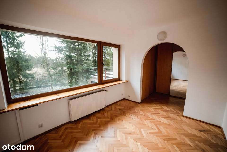 Piękny duży dom w cichej i spokojnej okolicy !-4