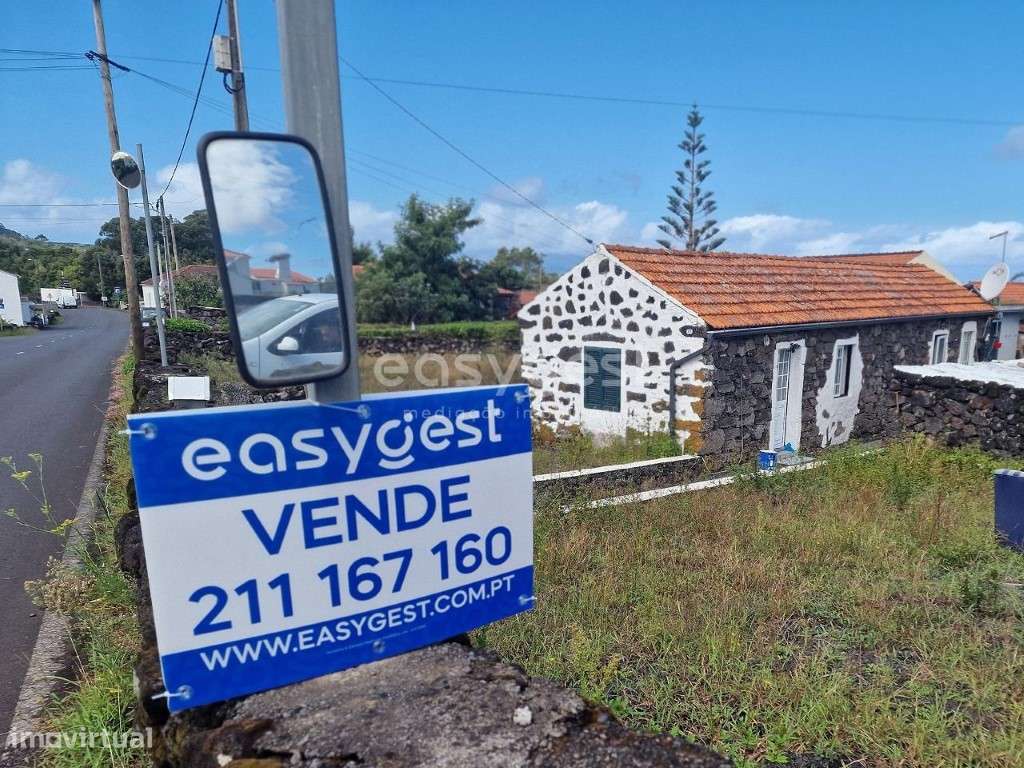 Moradia Antiga com Terreno Amplo em Bandeiras, Madalena, Pico - Grande imagem: 5/14