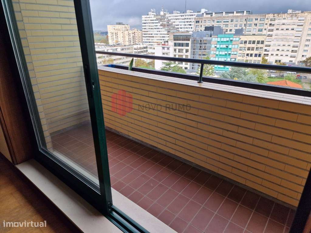 Arrenda-se T2 Remodelado no Centro da Maia - Cozinha Nova e Garagem - Grande imagem: 5/22