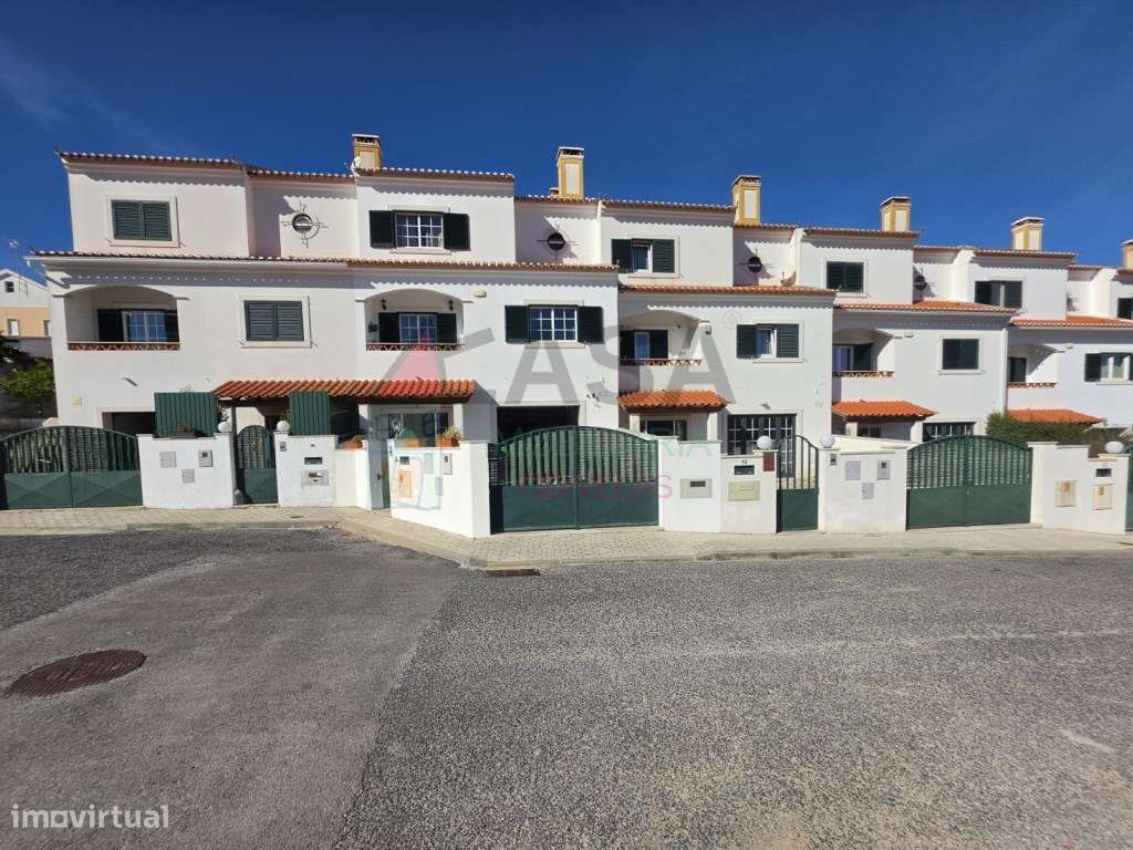 Moradia T4 com Garagem de 48 m² e Mais de 120 m² de Logradouro-56