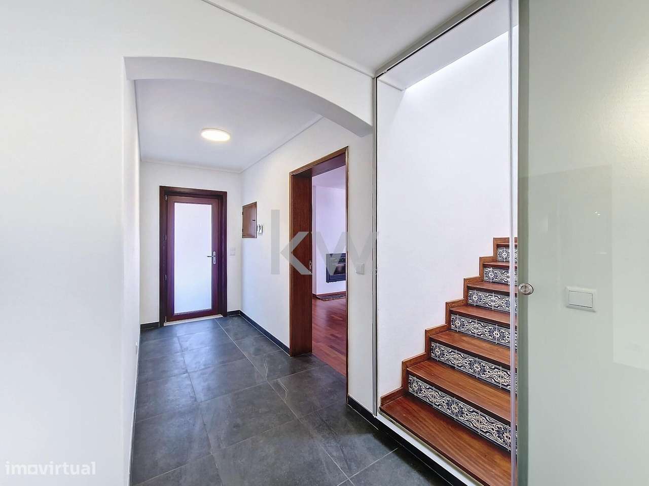 Moradia com 6 quartos, piscina aquecida, anexo e terreno com 2500m2 em-6