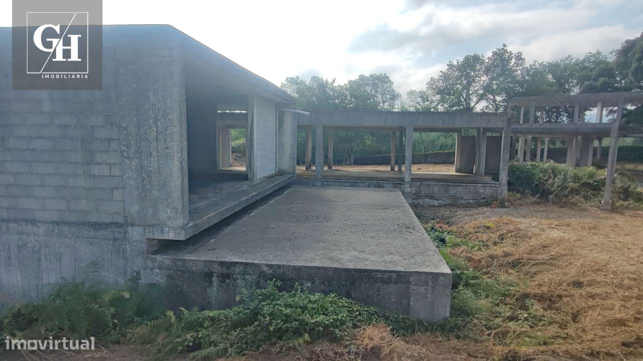 Terreno com moradia em construção - Aceita permuta-5