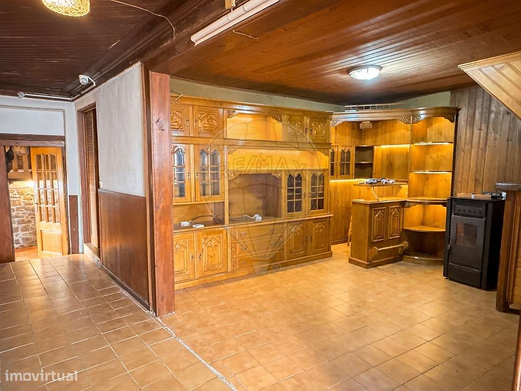 Moradia T4 para venda-8