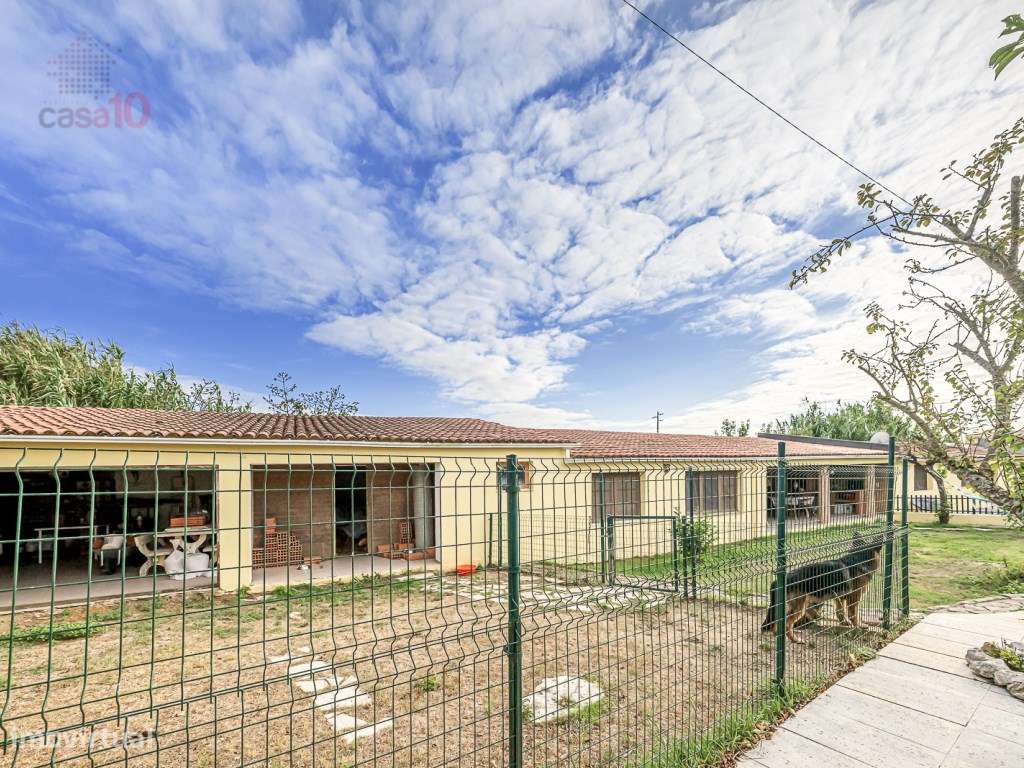Moradia T5 renovada em Algueirão-Mem Martins, com piscina e jardim-26