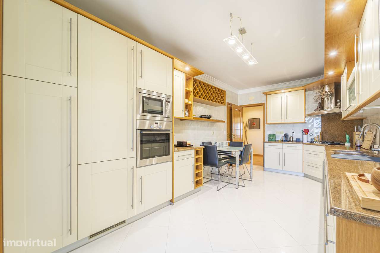 Apartamento T4 com Vista Rio no Alto do Restelo, Belém – 262 m²-38