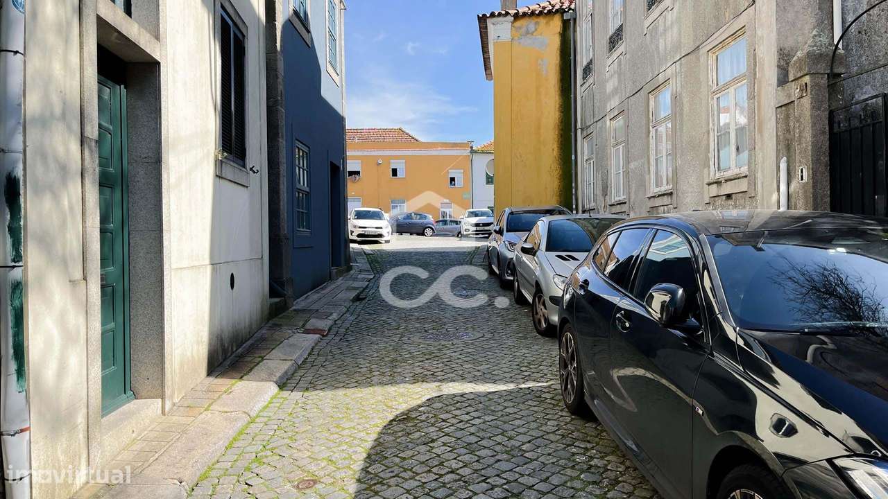 Moradia T5 com jardim, piscina e garagem na Foz Velha – Projeto de rec-17