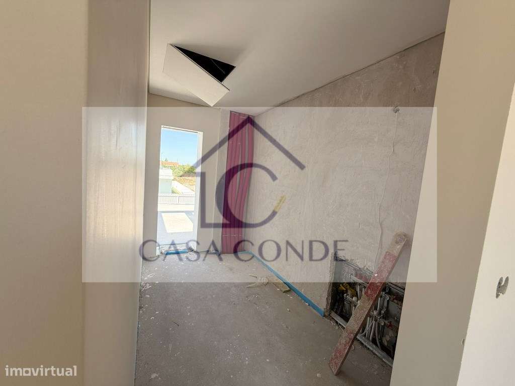 Moradia T4 Isolada Duplex em Azeitão com Piscina e Excelentes Acaba...-30