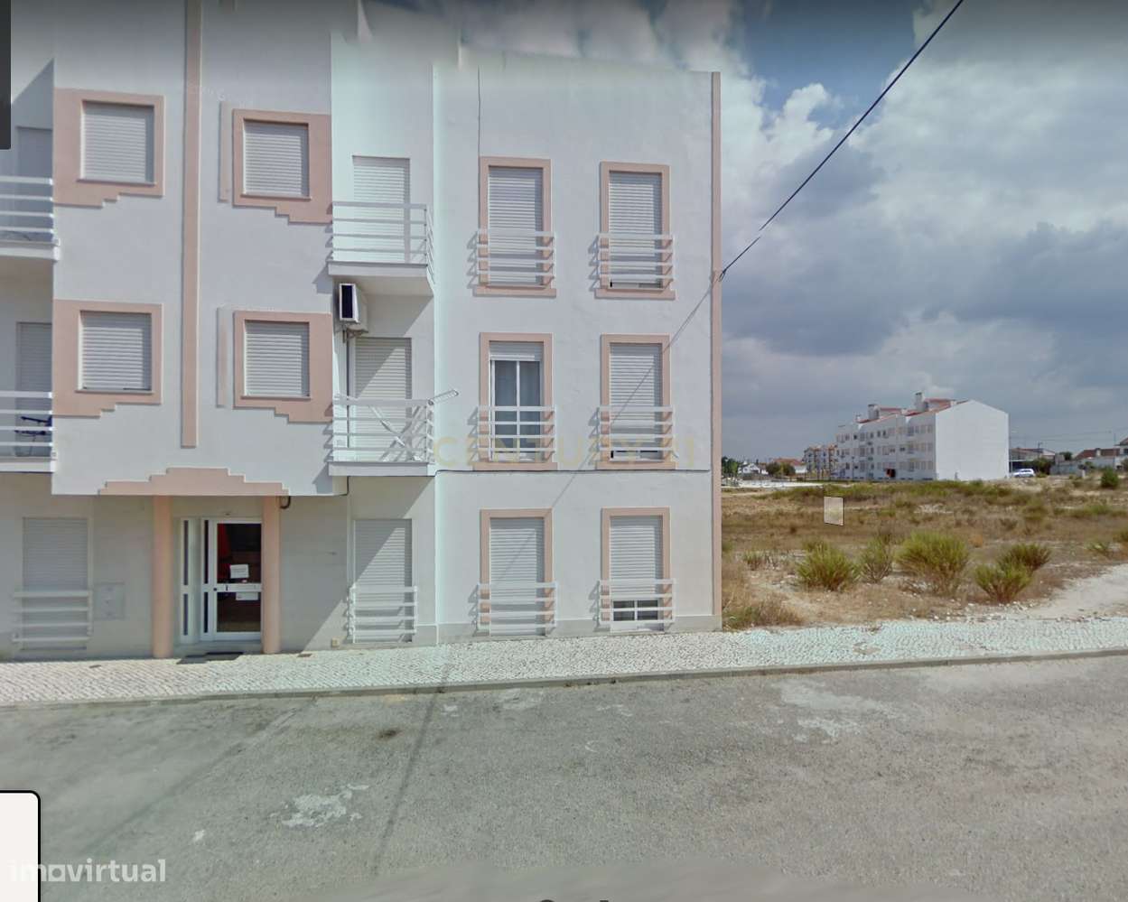 Terreno Urbano para construção de prédio com 3 andares, situado perto-3