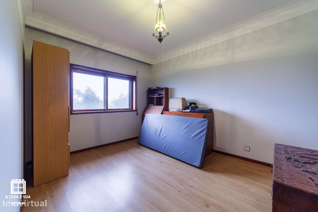 Moradia T4 de três frentes em Baguim do Monte - Exclusivo-20