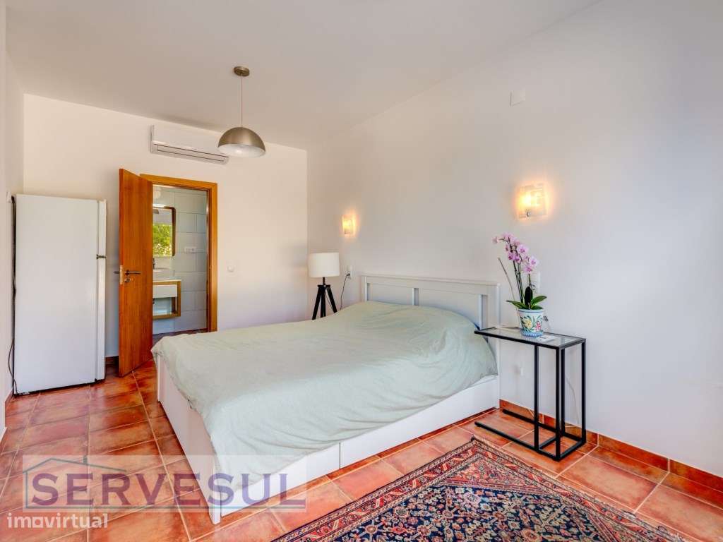 Luxuosa Moradia de luxo de 2 andares composta por 4 quartos, com um...-15