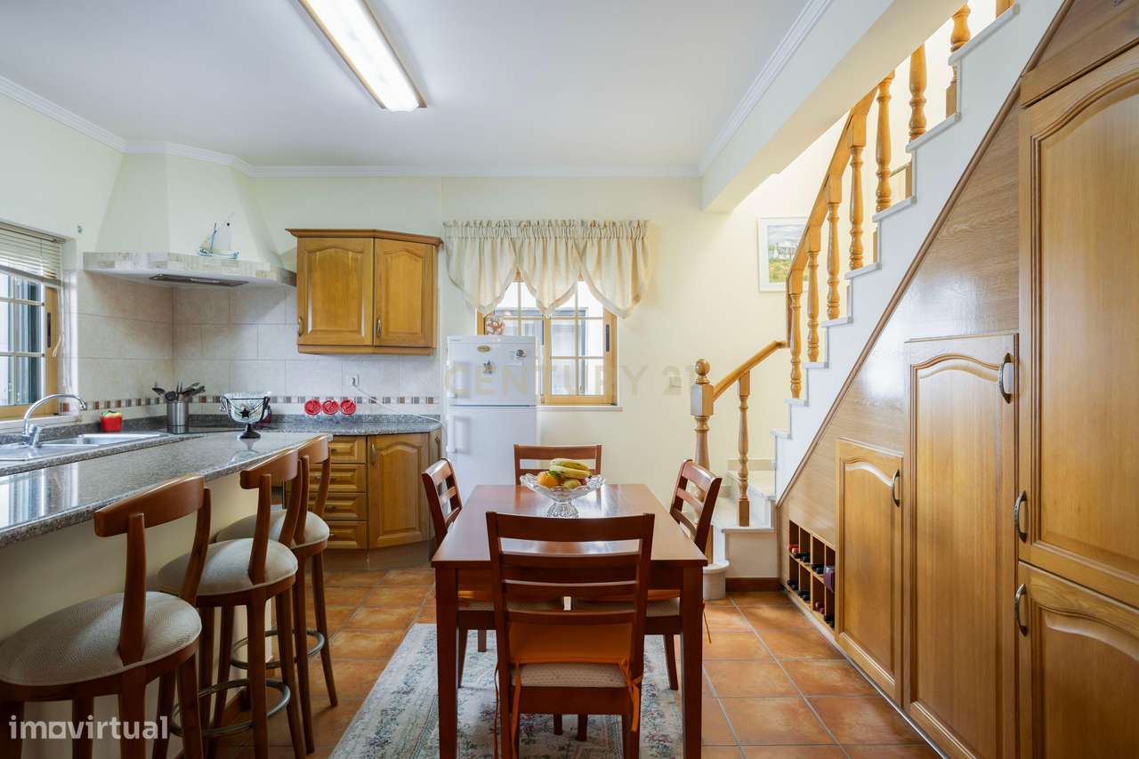 Moradia Tradicional T2 na Primeira Linha da Ria — Santa Luzia, Capital-7