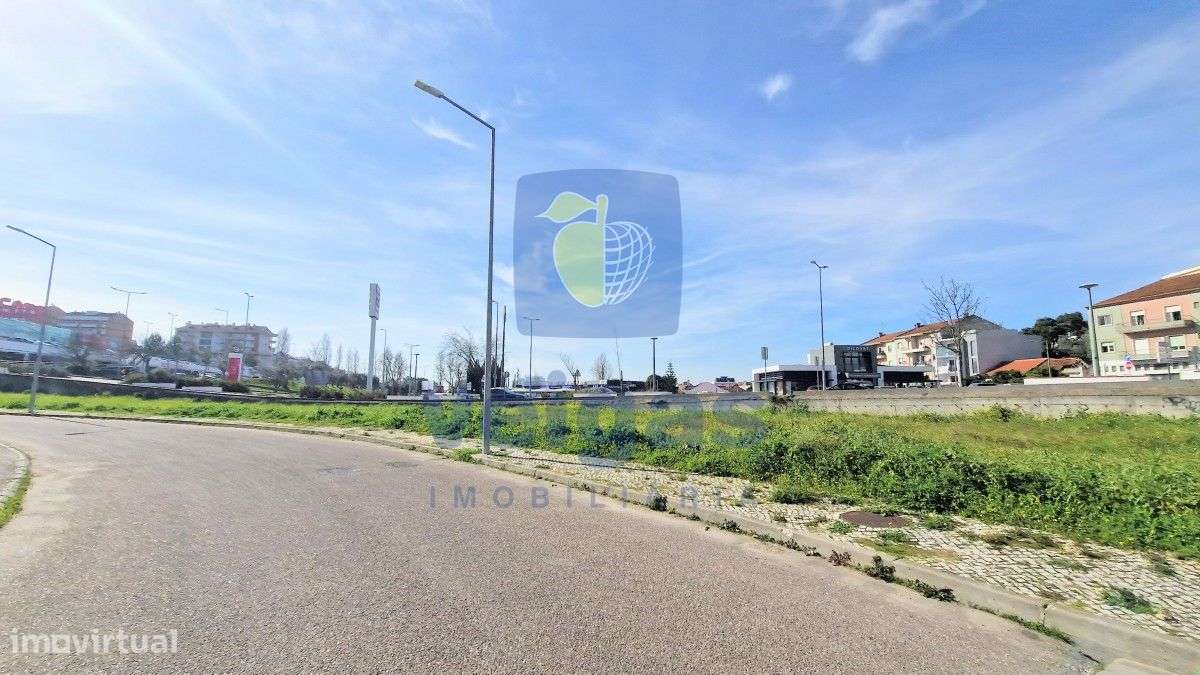 Lote para edífico com 5 pisos e 2 caves em Santarém com vista urbana-10