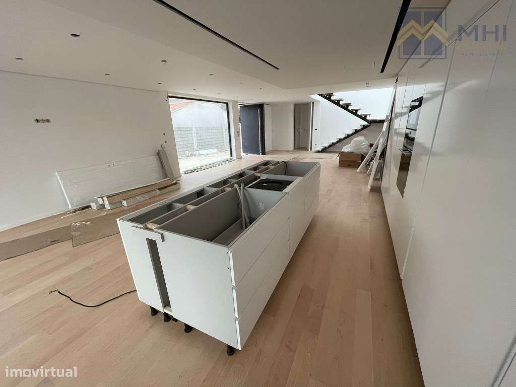 Moradias de Luxo T4 +1 a 500 metros da praia em Canidelo-7