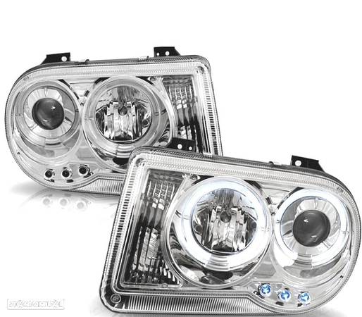 CONJUNTO DE FARÓIS PARA CHRYSLER 300C 05-10 ANGEL EYES + LEDS CROMADOS - 1