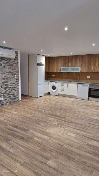 Fantástico apartamento tipologia t2 no centro Carnaxide - Grande imagem: 4/12