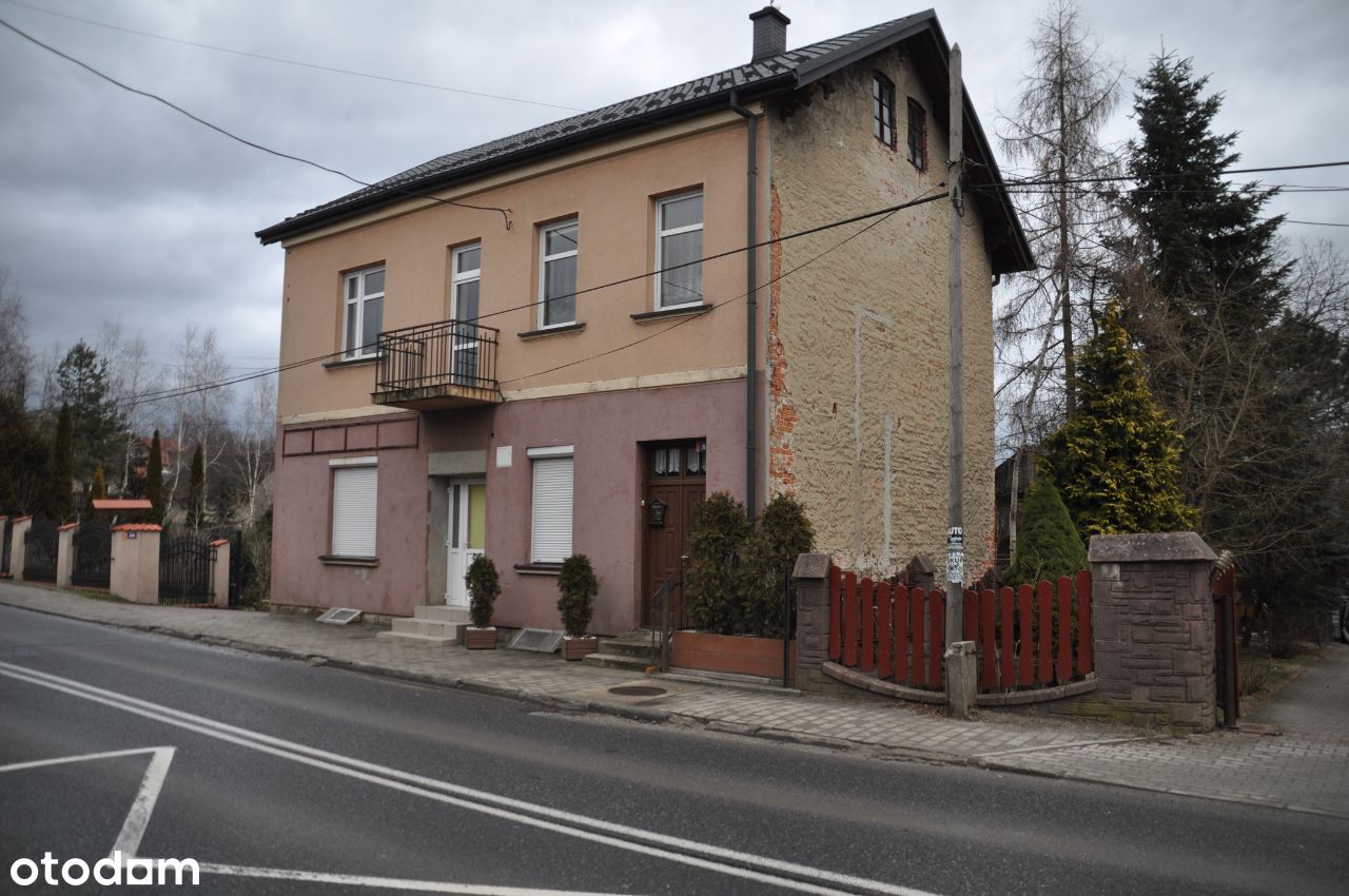 Dziekanowice - dom mieszkalny w centrum