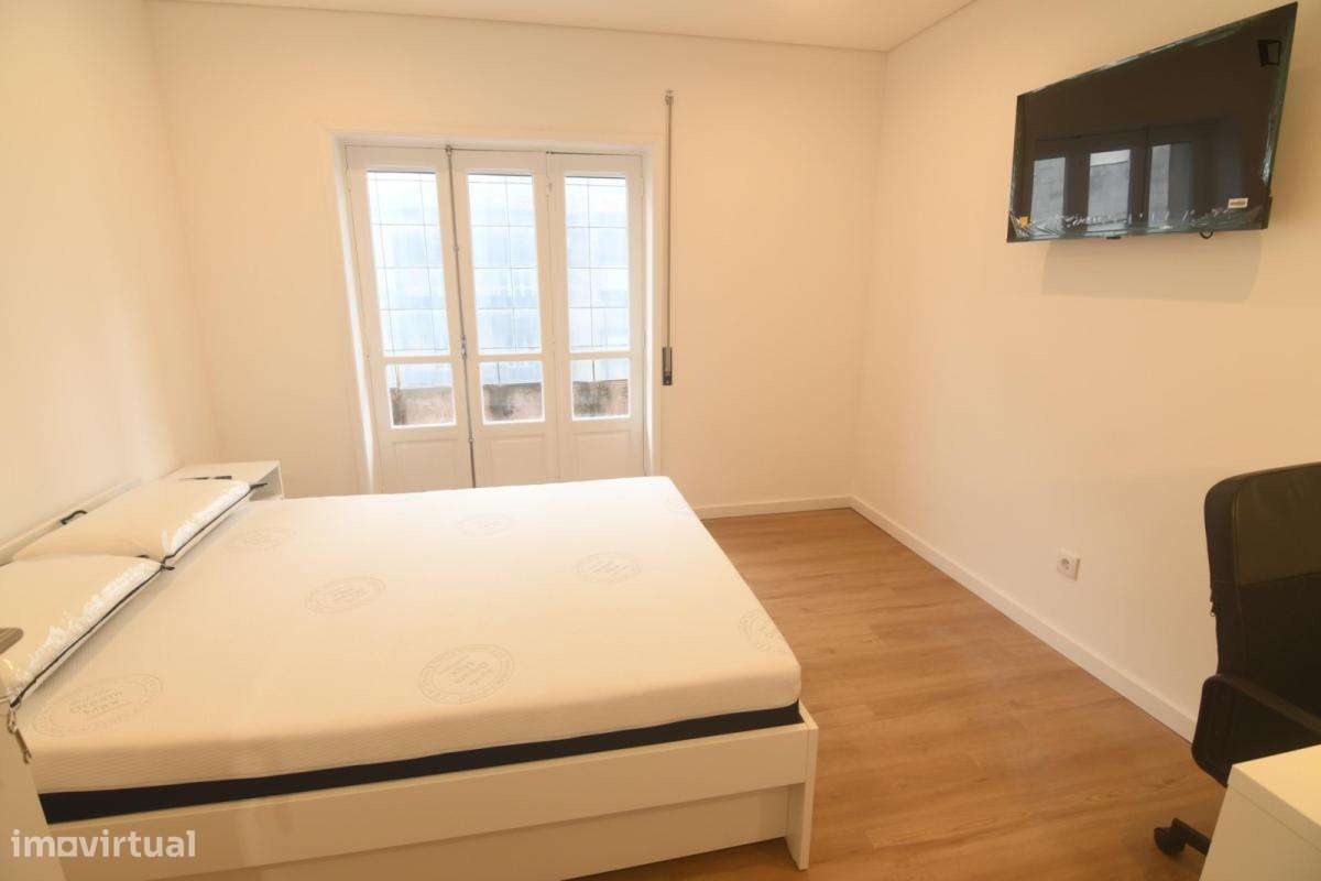 Quarto - localizado em Mafamude Porto - Grande imagem: 3/10