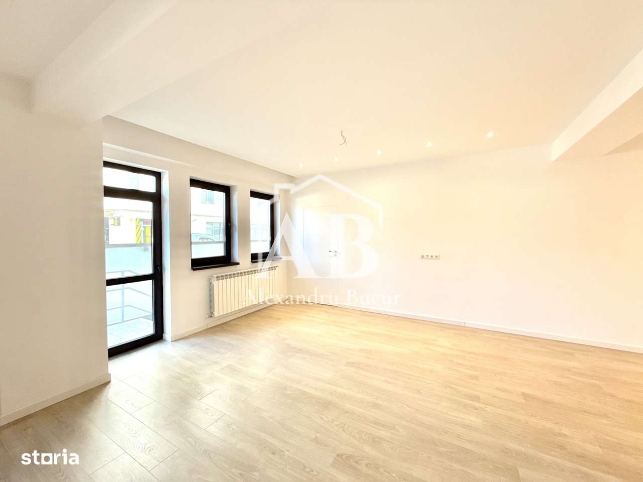 Oportunitate! 3 camere de vânzare | curte 126 mp | 2 parcări | Sisești-3