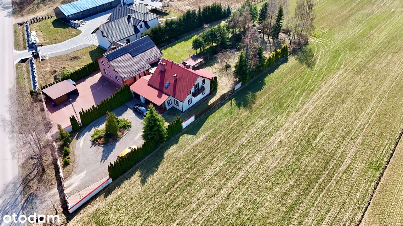 Dom wolnostojący z garażem i dużą działką