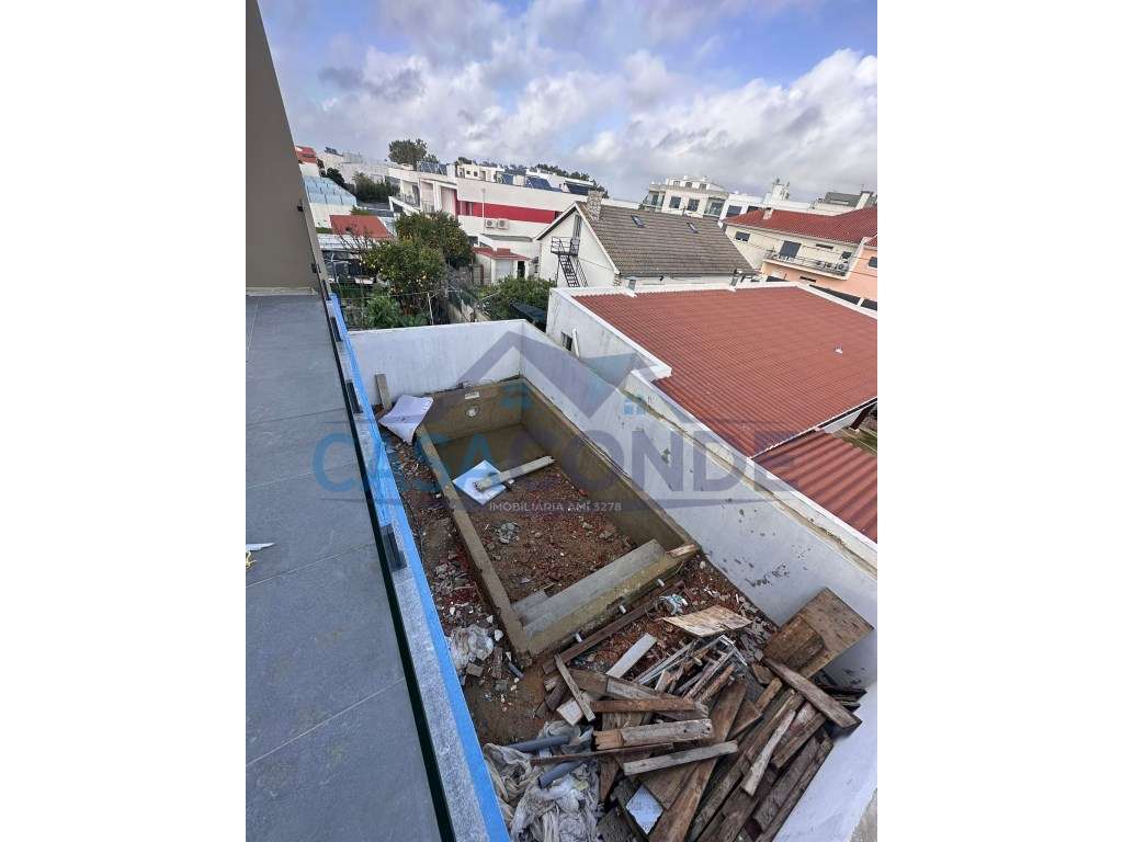 Moradia V4 c/Piscina ,excelentes areas-30