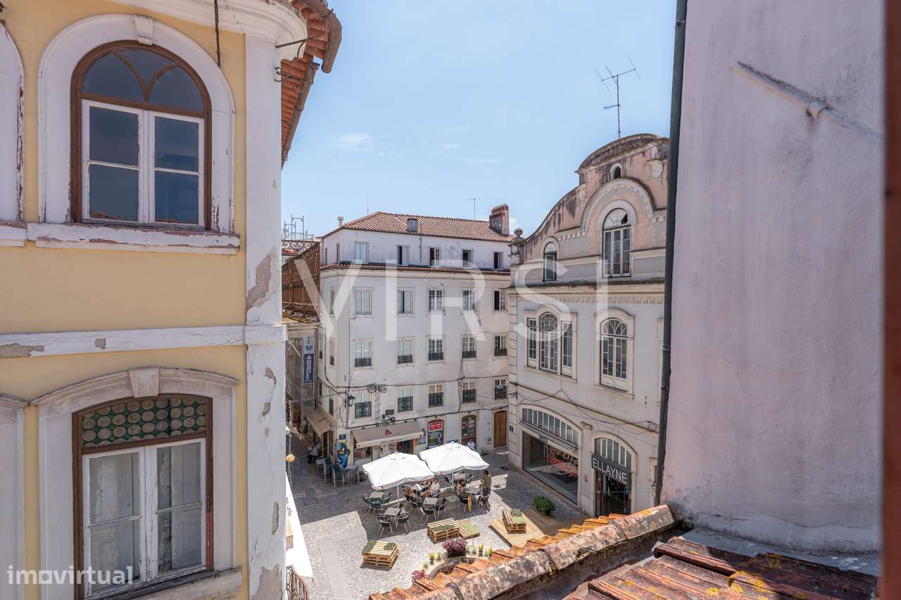 Prédio em plena baixa da cidade - centro Coimbra-27