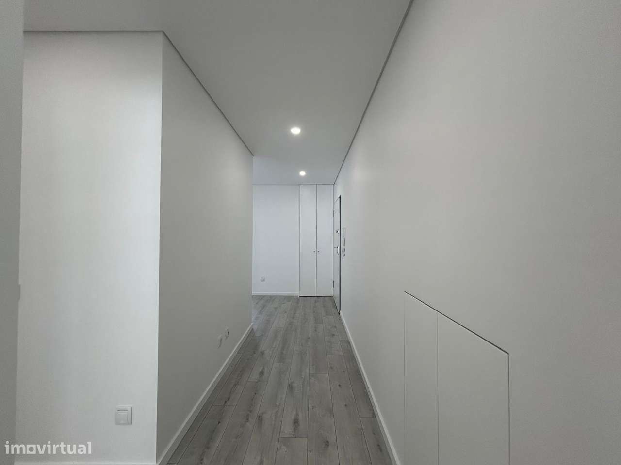 Apartamento T2 Novo com Varanda e Elevador-15