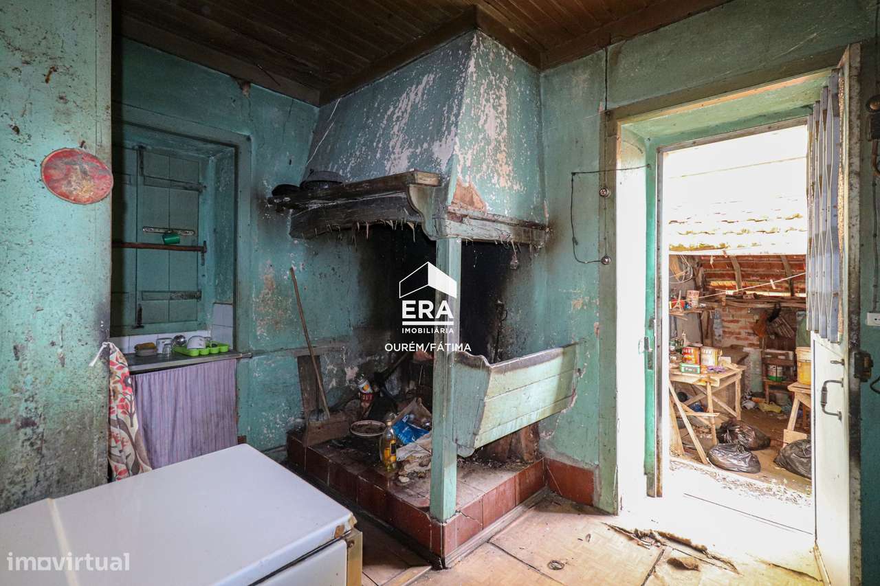 Moradia T2 localizada no Olival, Ourém - Grande imagem: 5/20