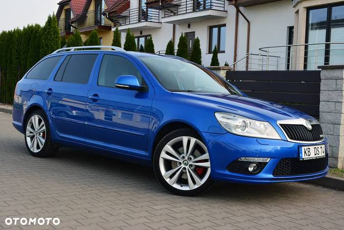 Skoda Octavia Combi 2.0 TDI DPF RS - 27