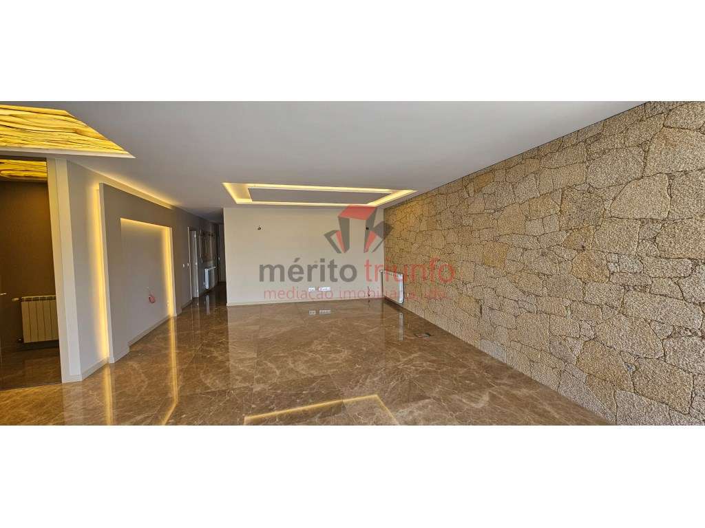 *Oferta de Escritura e Registo - Apartamento T4 de LUXO junto à Pra...-12