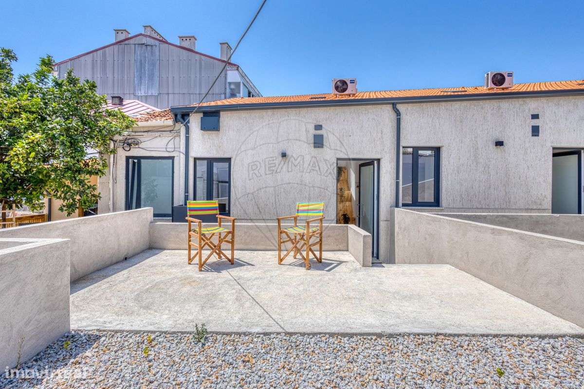 Moradia T1 para venda - Grande imagem: 2/23