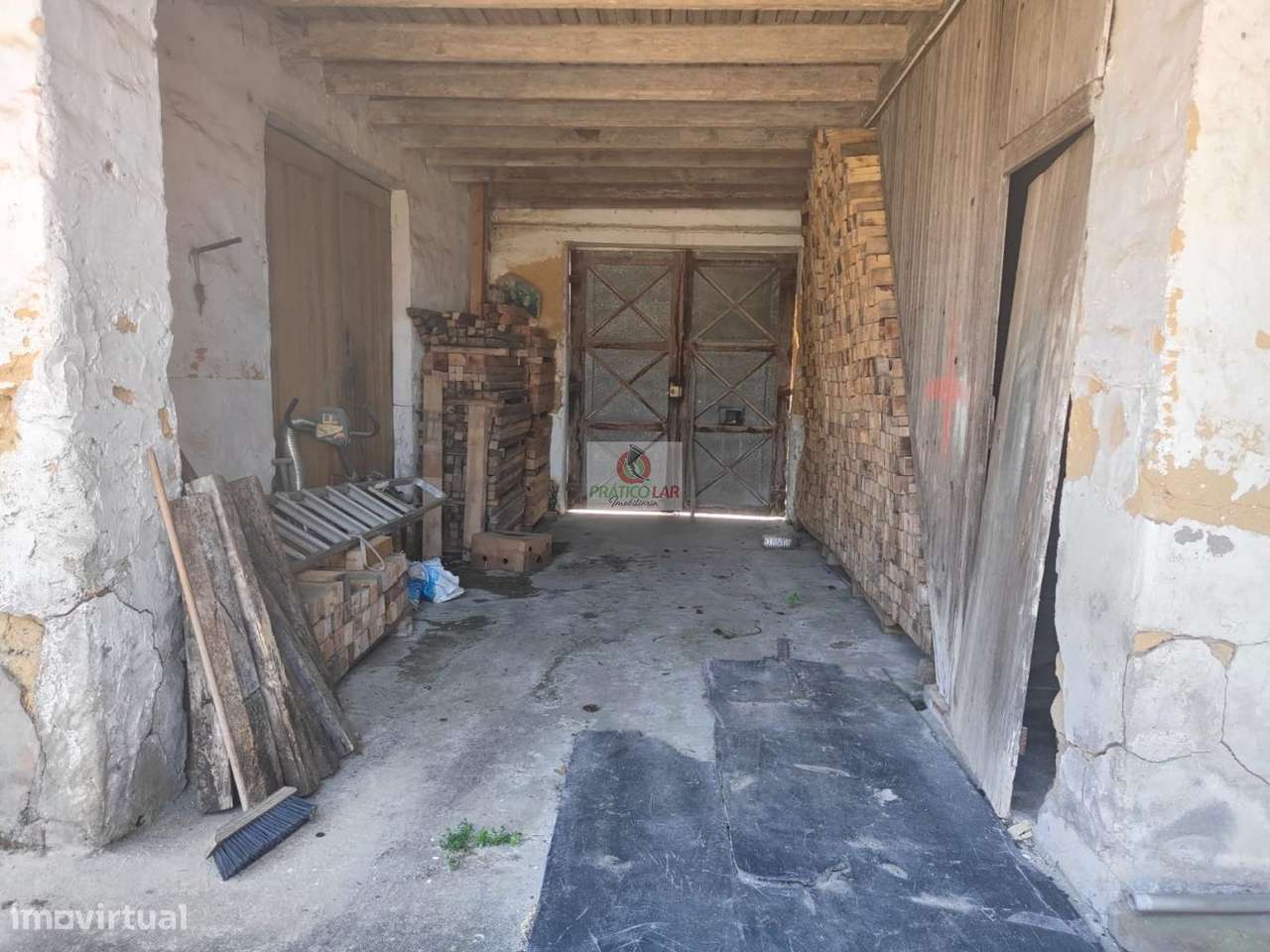 Moradia para restaurar  com terreno para construção em Nariz-13