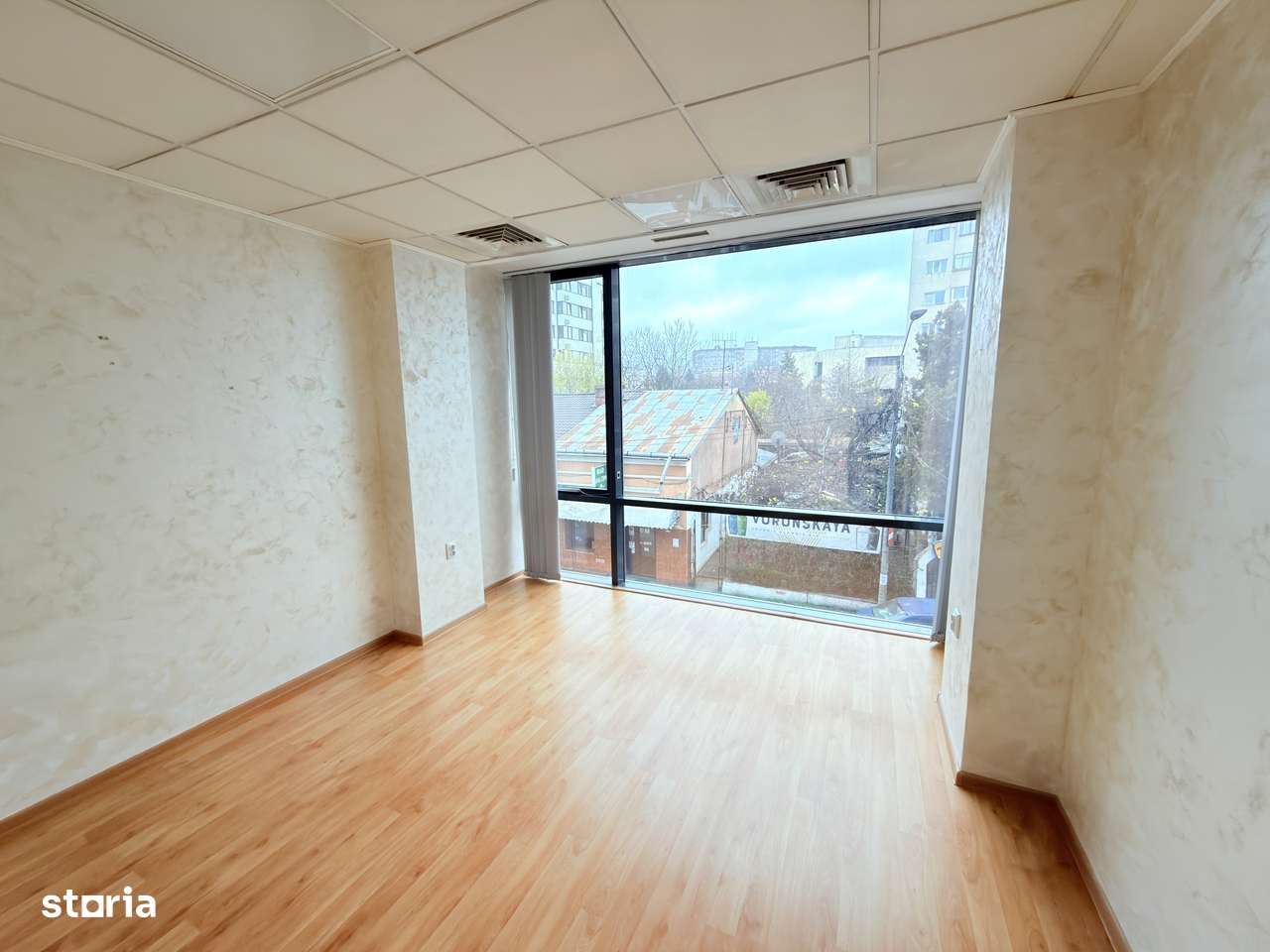 Spatiu de birouri zona ultracentrala de la 18-240mp - Imagine principală: 2/10