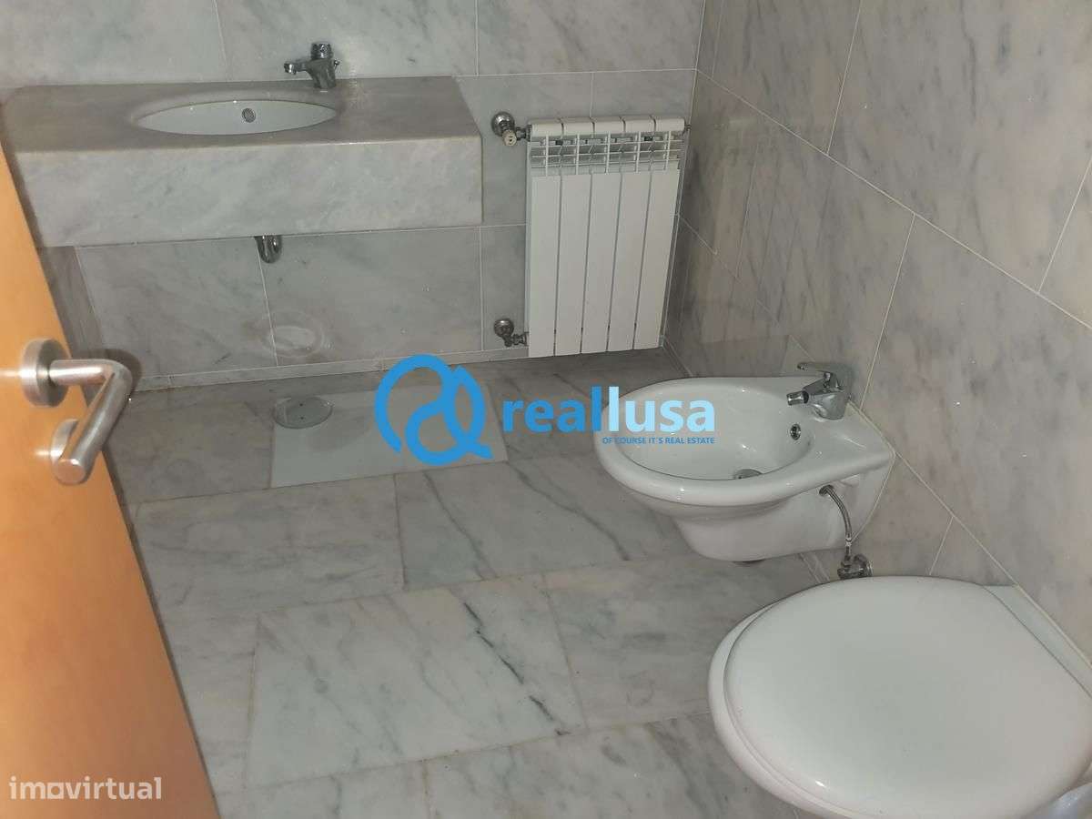Apartamento T3 Duplex c/ garagem Bonfim Porto-14