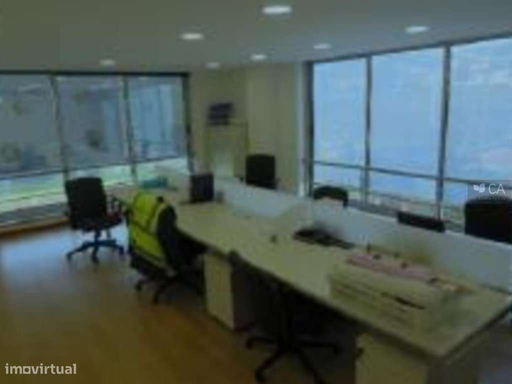 Escritório com 98,8m² situado a 4Km do centro da cidade de Angra do... - Grande imagem: 4/6