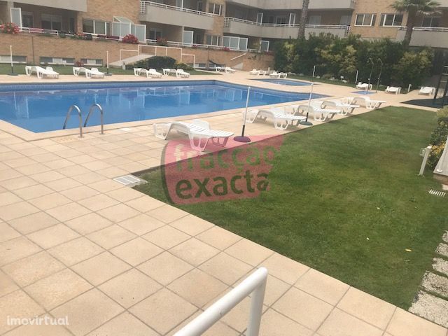 Apartamento T2 Condominio Fechado C Piscina 1 ª Linha Praia Imovirtual