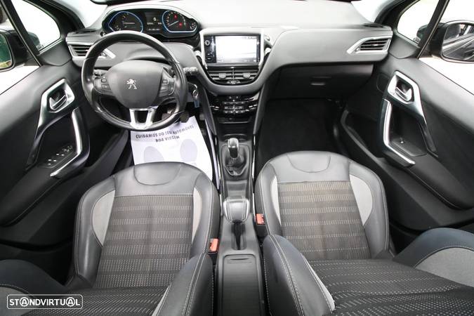 Peugeot 2008 1.2 PureTech Allure - 25