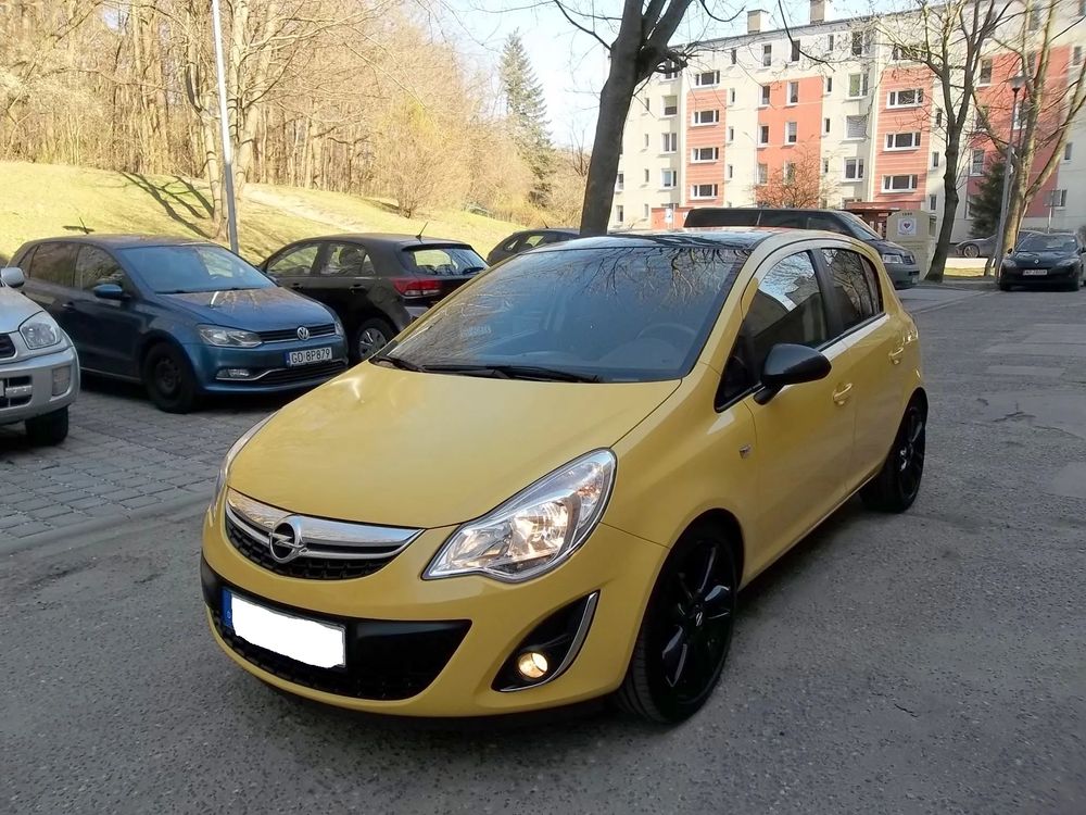 Opel Corsa D 1.2 16V Cosmo 2013